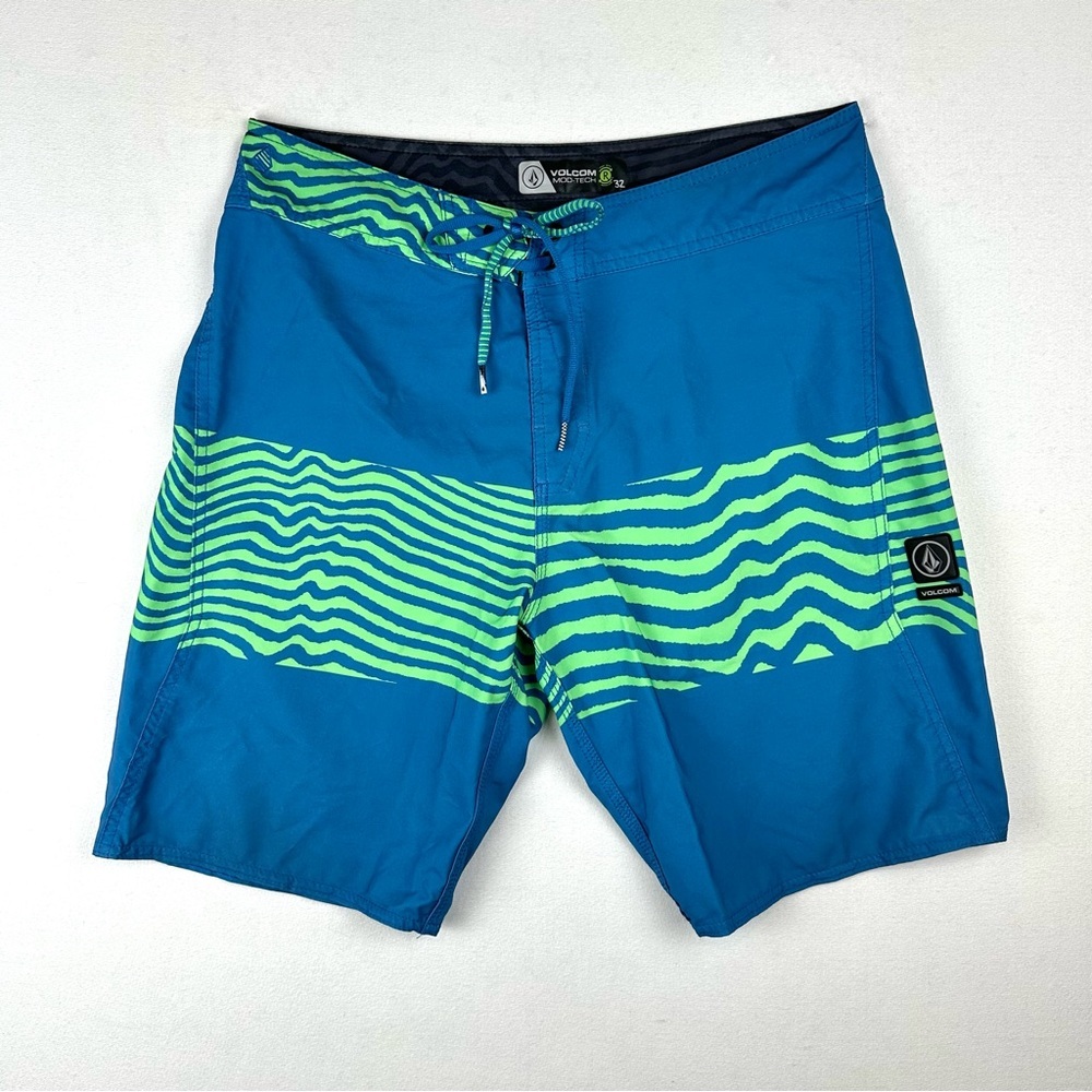 Volcom Mod-Tech Geo Boardshorts Swim Trunks Surf Beach Vacation
